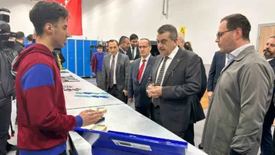 Milli Eğitim Bakanı Yusuf Tekin, okullarda, öğrencilerin daha donanımlı yetişmesini