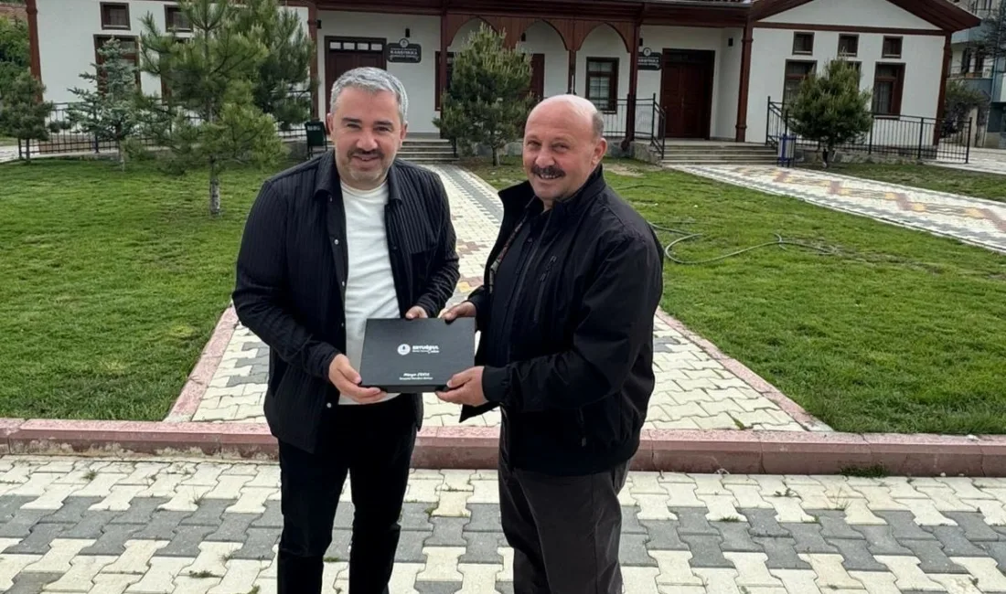 Kurban Bayramı münasebetiyle mahalle muhtarlarını ziyaret ederek bayramlarını kutlayan Pursaklar
