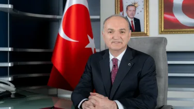 Düzce Belediye Başkanı Dr. Faruk Özlü, yayınladığı mesajında annelik kavramının