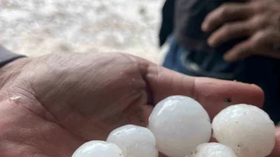 Ankara’da beklenen dolu yağışı Gölbaşı ilçesinde kendini gösterdi. Ankara Valiliği,