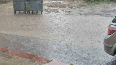 Ankara’da etkili olan sağanak, cadde ve sokaklarda su birikintilerine yol