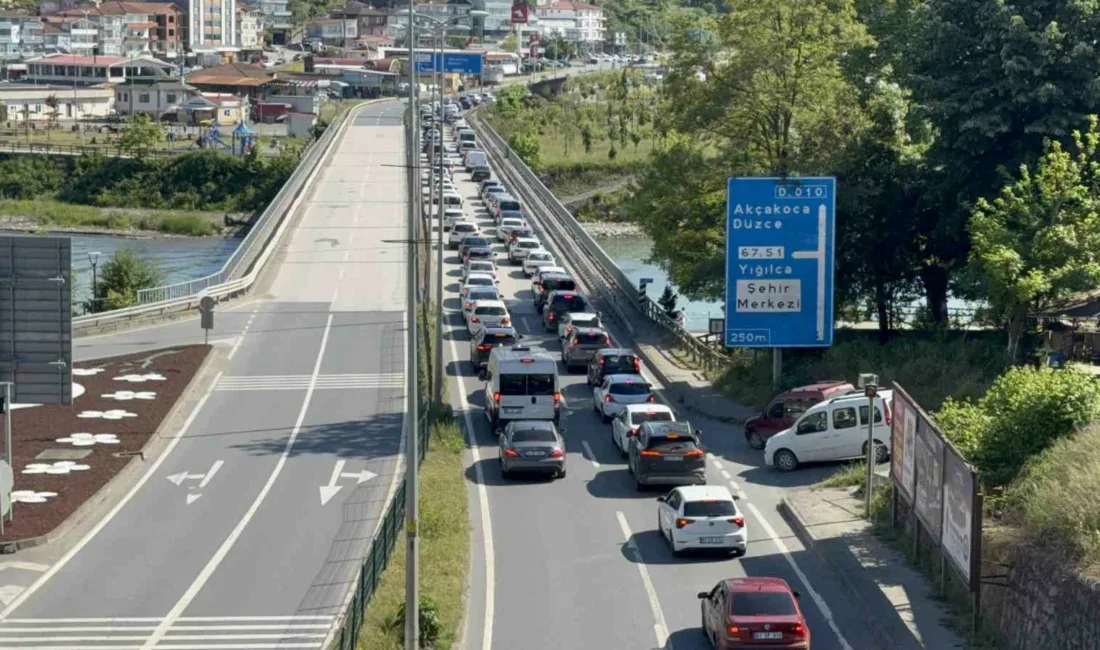 Kurban Bayramı tatilini memleketlerinde geçiren vatandaşların dönüş yolculuğu başladı. Bayramın