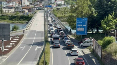 Kurban Bayramı tatilini memleketlerinde geçiren vatandaşların dönüş yolculuğu başladı. Bayramın