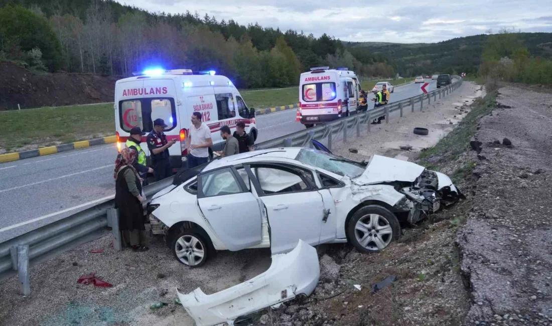 Kastamonu’da lastiğinin patlaması neticesinde takla atan otomobildeki 4 kişi yaralandı.