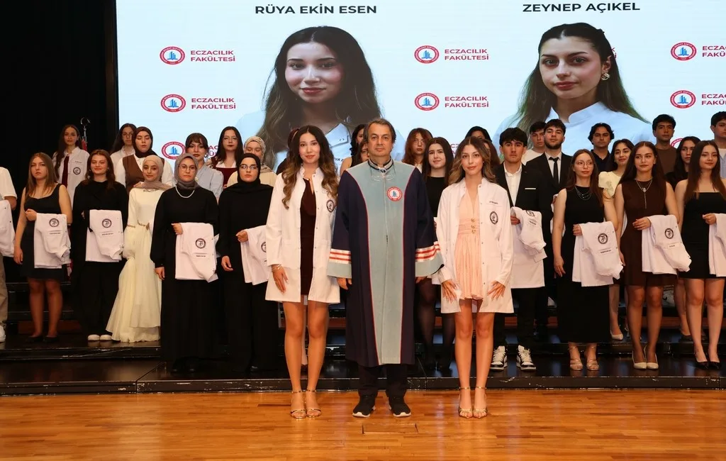 Zonguldak Bülent Ecevit Üniversitesinde (BEUN) düzenlenen “2025-2026 Akademik Yılı Eczacılık