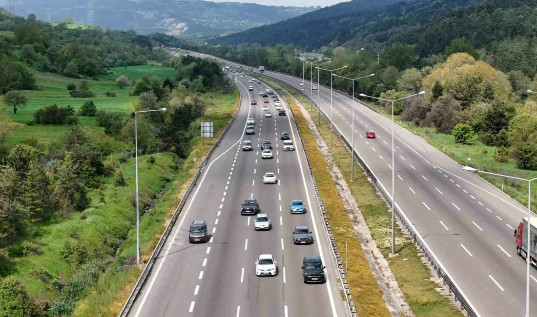 Kurban Bayramı tatilinin ilk gününde memleketlerine veya tatil beldelerine gitmek