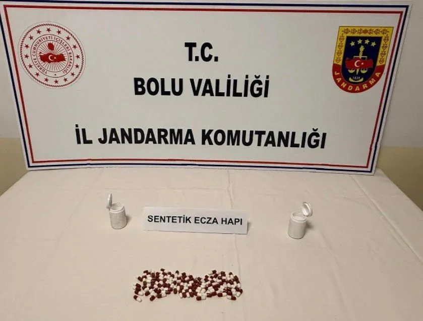 Bolu’da jandarma ekiplerince şüpheli bir araçta yapılan aramada 90 adet