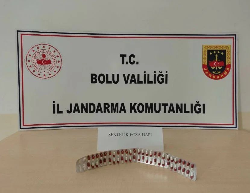 Bolu’da jandarma ekiplerince şüpheli bir araçta yapılan aramada 52 adet