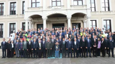Bolu’da Kurban Bayramı dolayısıyla Bolu Valiliği’nde bayramlaşma programı düzenlendi. Vali