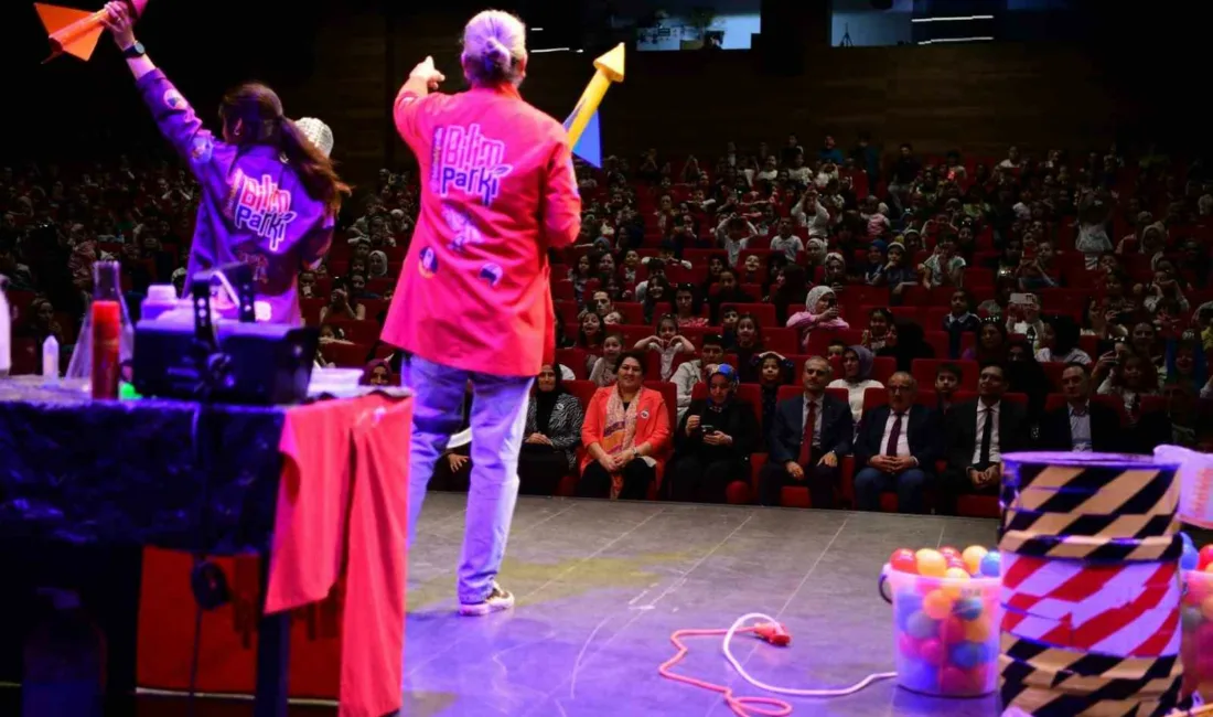 Çayırova’da bu yıl 2’ncisi düzenlenen bilim şenliği, 4 gün boyunca