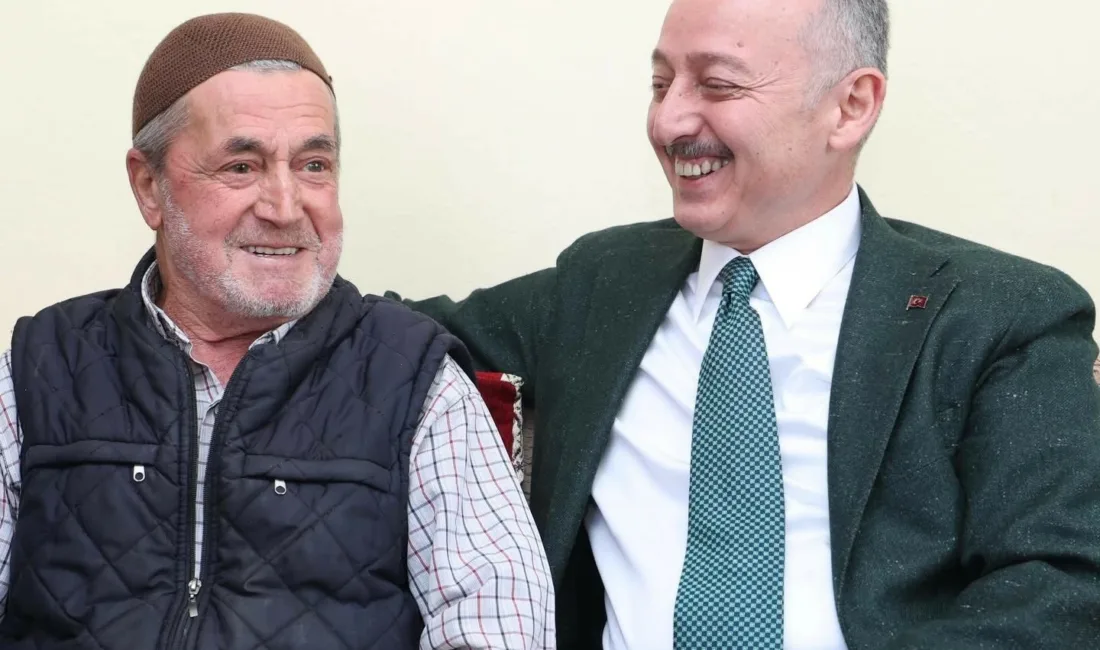 Kocaeli Büyükşehir Belediye Başkanı Tahir Büyükakın, kendisini görmek isteyen ancak