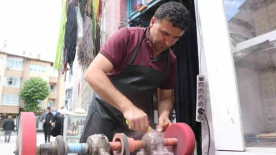 Bolu’da Kurban Bayramı’na iki gün kala vatandaşlar bıçakçıların yolunu tutmaya