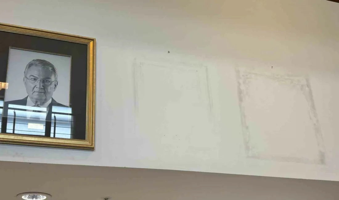Cumhuriyet Halk Partisi (CHP) Genel Merkezi’nde Kemal Kılıçdaroğlu’nun binanın tahliye