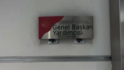 Cumhuriyet Halk Partisi’nde dün yaşanan tahliye sonrasında binada oluşan arbedenin