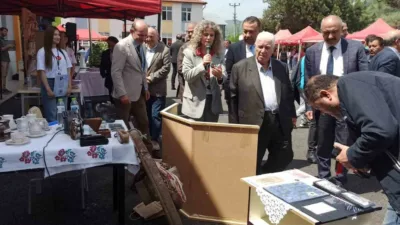 Devrek’in Çaydeğirmeni Beldesinde düzenlenen bilim fuarında öğrenciler hünerlerini sergilediler. Zonguldak’ın