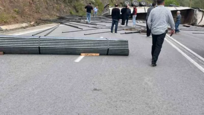 Zonguldak’ın Karadeniz Ereğli ilçesinde Organize Sanayi Bölgesi (OSB) yolunda meydana