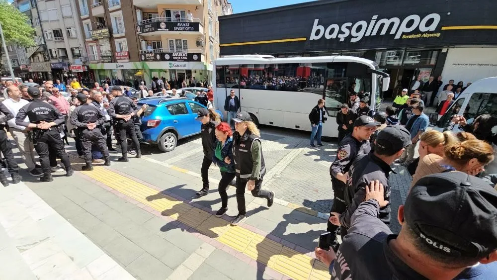 Zonguldak Cumhuriyet Başsavcılığınca hazırlanan 30 şüpheli iddianamede, Devrek Belediyesindeki zimmet,
