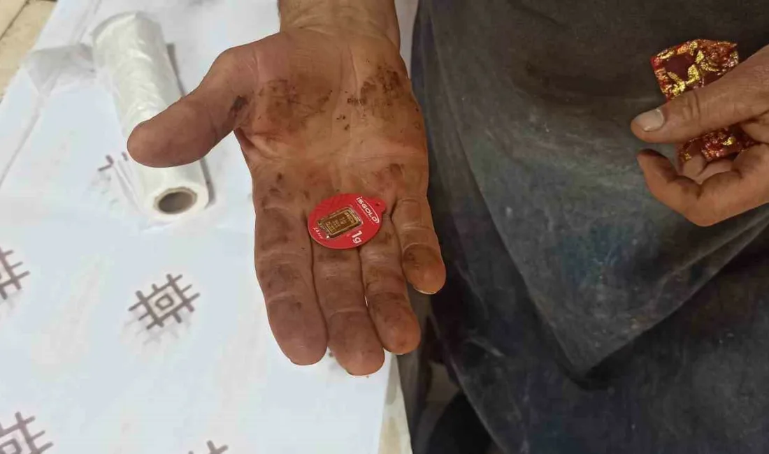 Zonguldak’ın Devrek ilçesinde faaliyet gösteren simitçi esnafı, dükkanında alışveriş yaparken