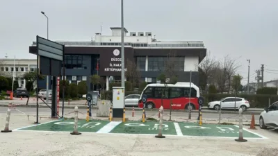 Düzce Belediyesi, kentin 9 farklı noktasında elektrikli araç şarj istasyonları