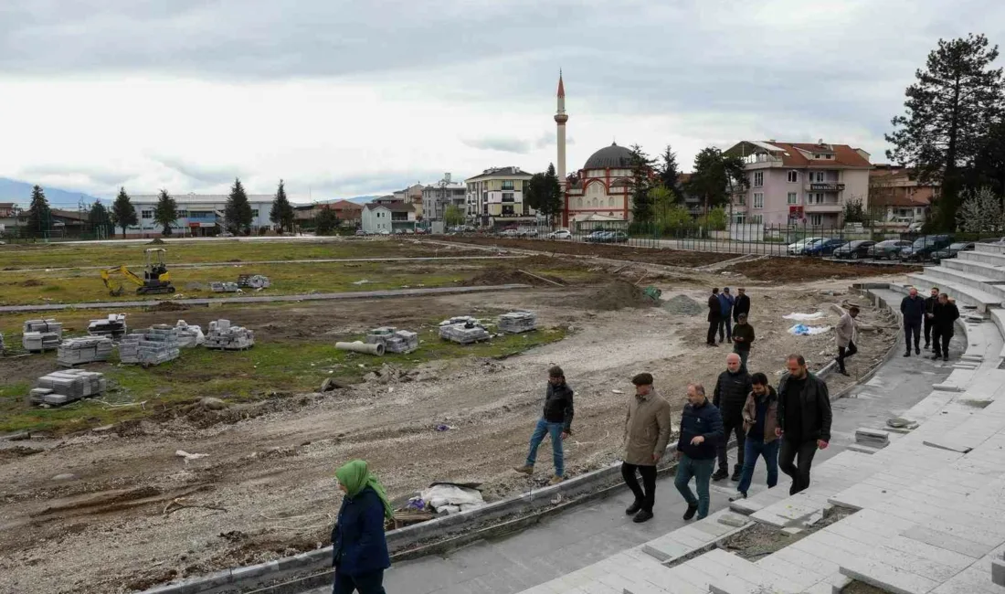 Düzce Belediye Başkanı Dr. Faruk Özlü, hafta sonu mesaisinde şehirde