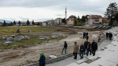 Düzce Belediye Başkanı Dr. Faruk Özlü, hafta sonu mesaisinde şehirde