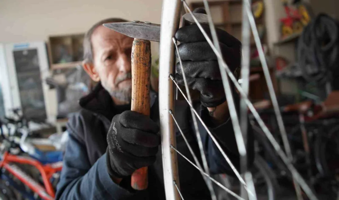 Sakarya’da yarım asrı aşkın süredir bozulan bisikletleri hayata döndüren emektar