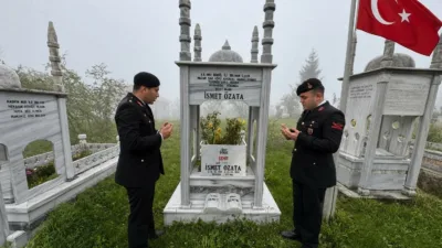 Düzce İl Jandarma Komutanlığı personeli, şehadetinin yıl dönümü dolayısıyla şehit