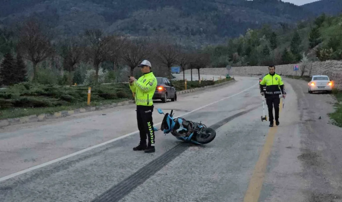 Karabük’ün Safranbolu ilçesinde otomobil ile motosikletin çarpıştığı kazada ağır yaralanan