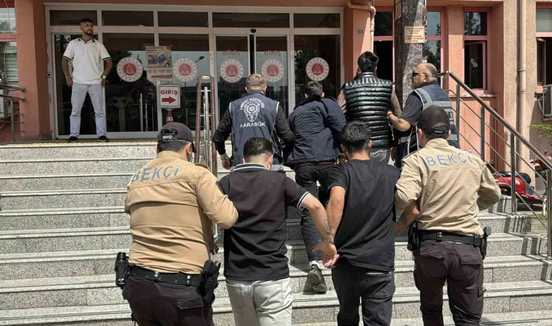 Karabük’te araçta bulunan 2 kişinin darbedildiği kavganın, trafikte yaşanan yol