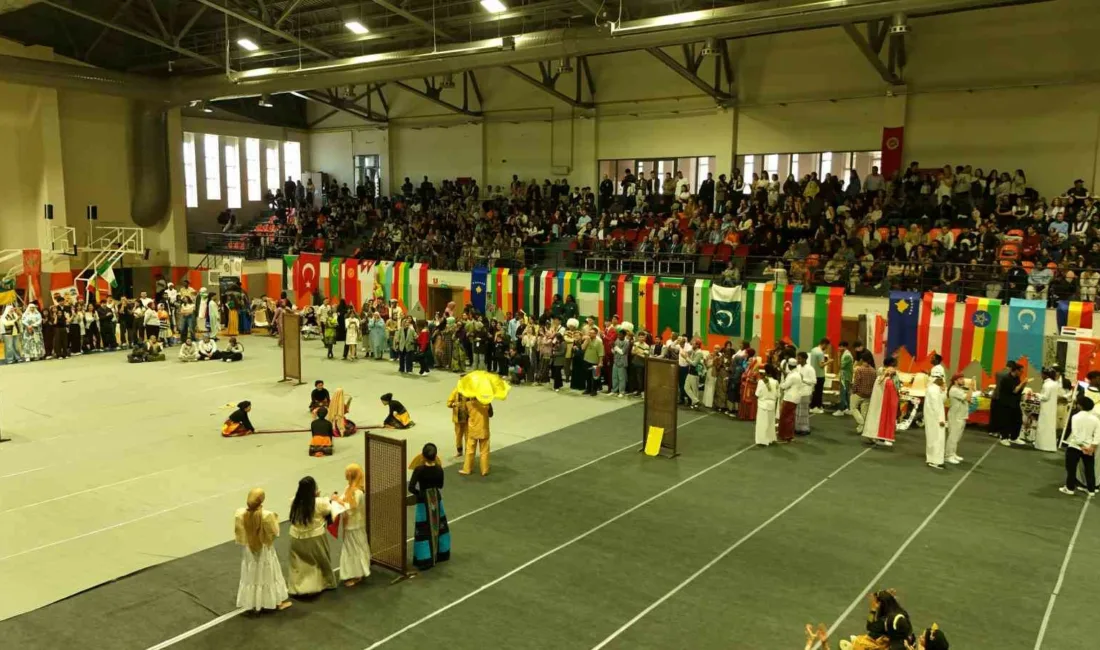 Kastamonu Üniversitesi’nin kuruluşunun 20. yılı etkinlikleri kapsamında düzenlenen Gençlik Festivali,