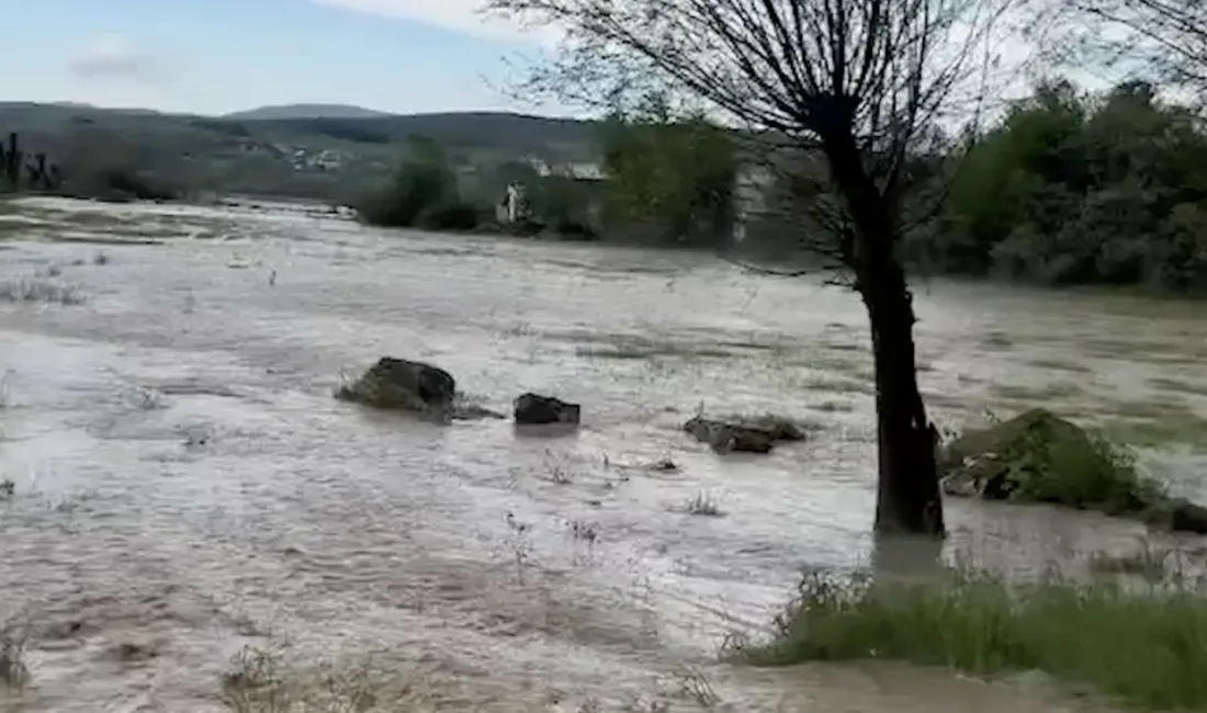 Kastamonu’nun Devrekani ilçesinde etkili olan kuvvetli sağanak sebebiyle tarım arazileri