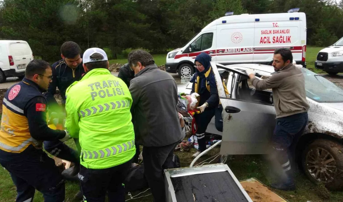 Kastamonu’da kontrolden çıkarak takla atan otomobildeki yaşlı çift yaralandı. Kaza,