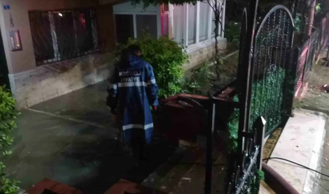 Kocaeli’nin Karamürsel ilçesinde etkili olan şiddetli yağış hayatı olumsuz etkiledi.