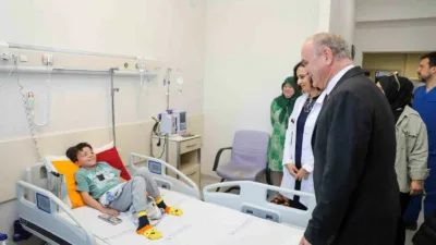 Düzce Belediye Başkanı Dr. Faruk Özlü, kendisine mesaj gönderen lösemi
