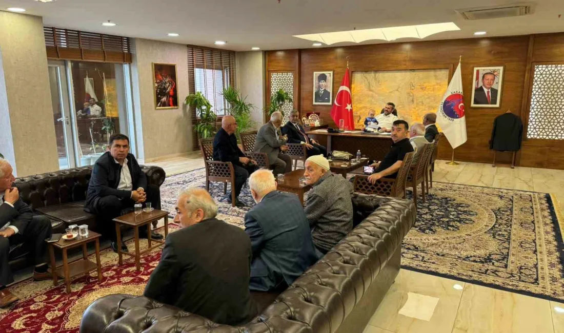 Karabük Belediye Başkanı Özkan Çetinkaya, 100. Yıl Mahallesi sakinleriyle bir