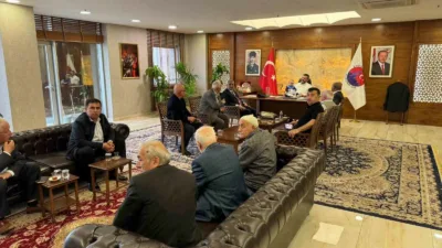 Karabük Belediye Başkanı Özkan Çetinkaya, 100. Yıl Mahallesi sakinleriyle bir
