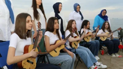 Sakarya’nın Karasu ilçesinde ortaokul öğrencileri ve anneleri, Anneler Günü çerçevesinde