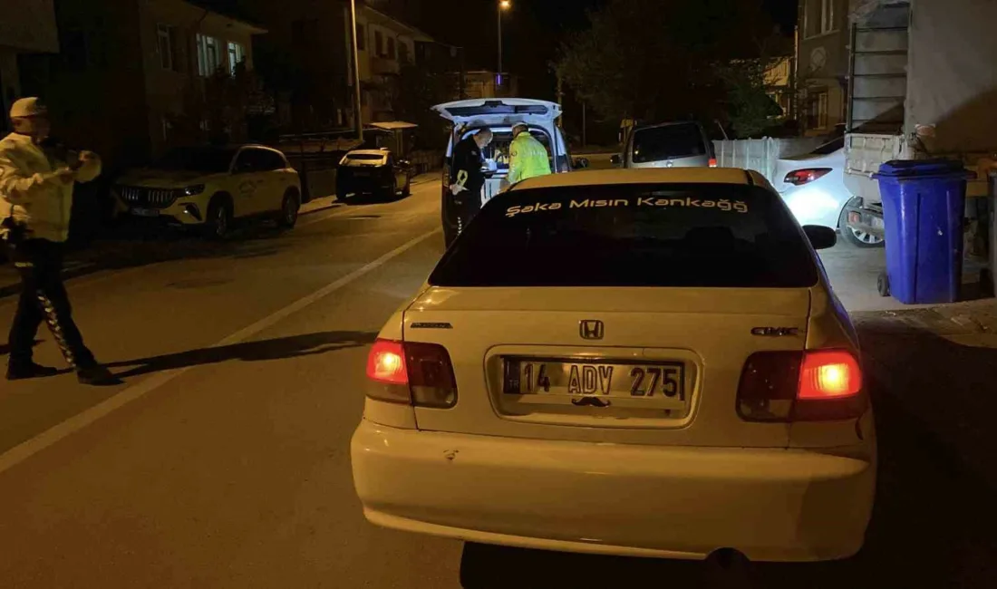 Bolu’da polis ekiplerince gerçekleştirilen trafik uygulamasında, denetim noktasını gören sürücü