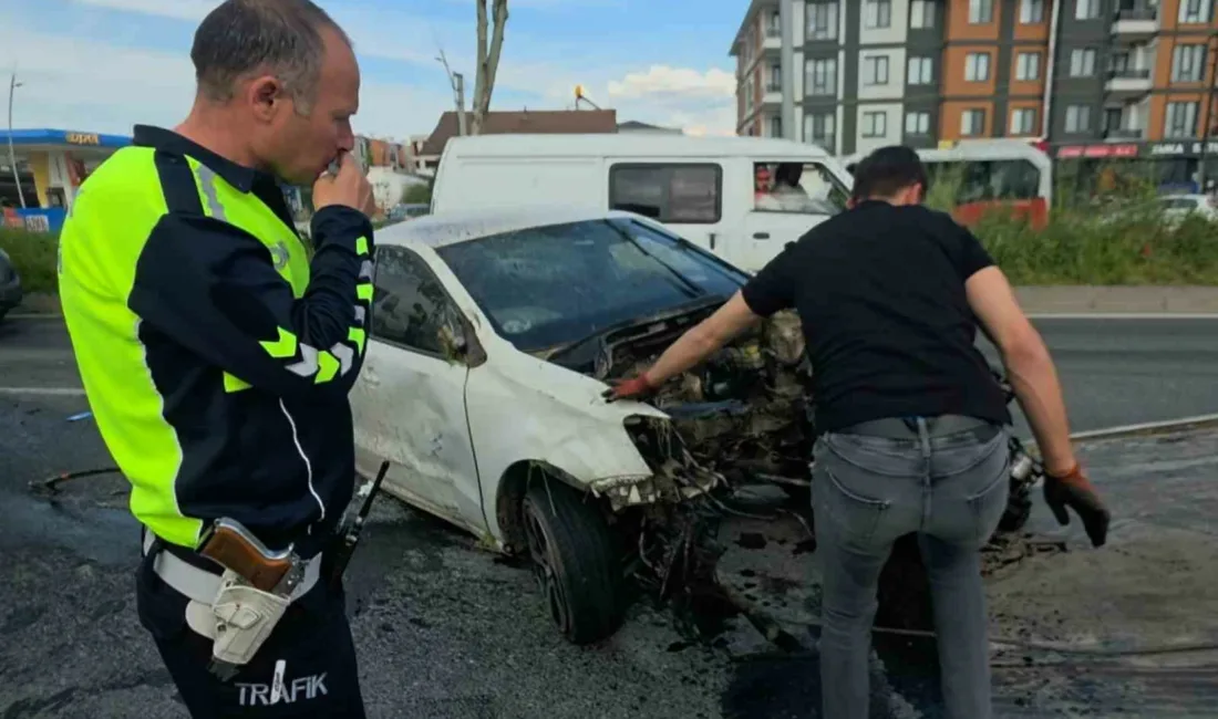 Düzce’de karayolundaki refüjün betonlarına ve ağaçlara çarpan otomobilin motoru koptu.