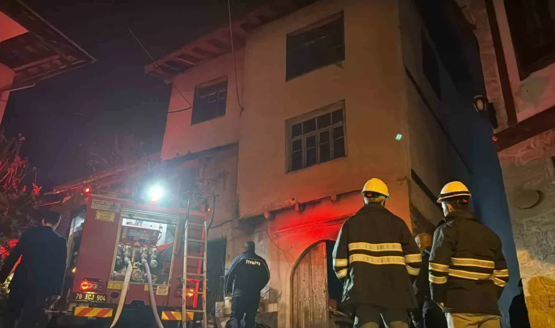 Karabük’ün Safranbolu ilçesinde iki katlı müstakil bir evde çıkan yangına