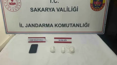 Sakarya’nın 4 ilçesinde jandarma ekiplerince torbacılara yönelik yapılan uyuşturucu operasyonunda