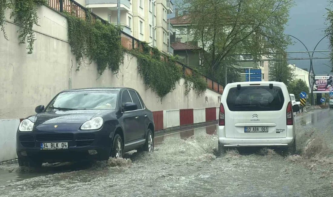 Bolu’da gün boyu aralıklarla devam eden sağanak yağış, öğleden sonra