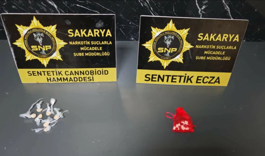 Sakarya’nın Adapazarı ilçesinde polisin düzenlediği operasyonda uyuşturucu ile yakalanan sokak
