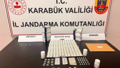 Karabük’te jandarma ekiplerince düzenlenen uyuşturucu operasyonlarında çeşitli miktarlarda uyuşturucu madde