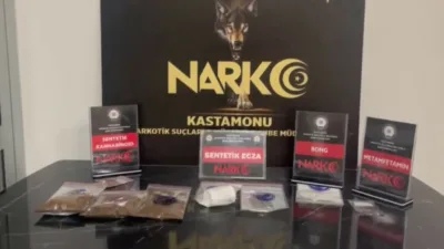 Kastamonu’da düzenlenen uyuşturucu operasyonunda gözaltına alınan 3 şüpheliden 2’si tutuklandı.