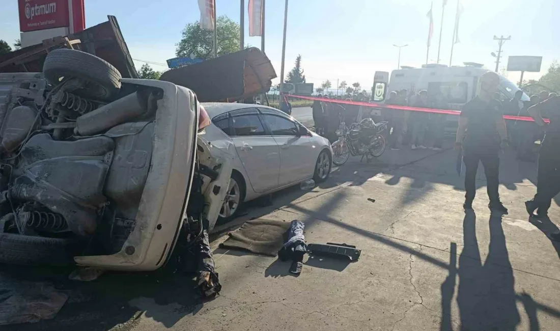 Zonguldak’ın Karadeniz Ereğli ilçesinde kontrolden çıkarak akaryakıt istasyonuna dalan otomobil,
