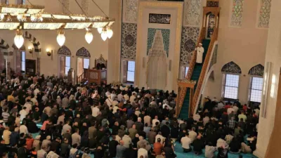 Zonguldak’ta Kurban Bayramı namazı kılındı. Namaz sonrası vatandaşlar birbirleriyle bayramlaştı.