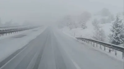 Zonguldak-Devrek yolunda kar yağışı başladı. Zonguldak’ta bir kaç dün devam
