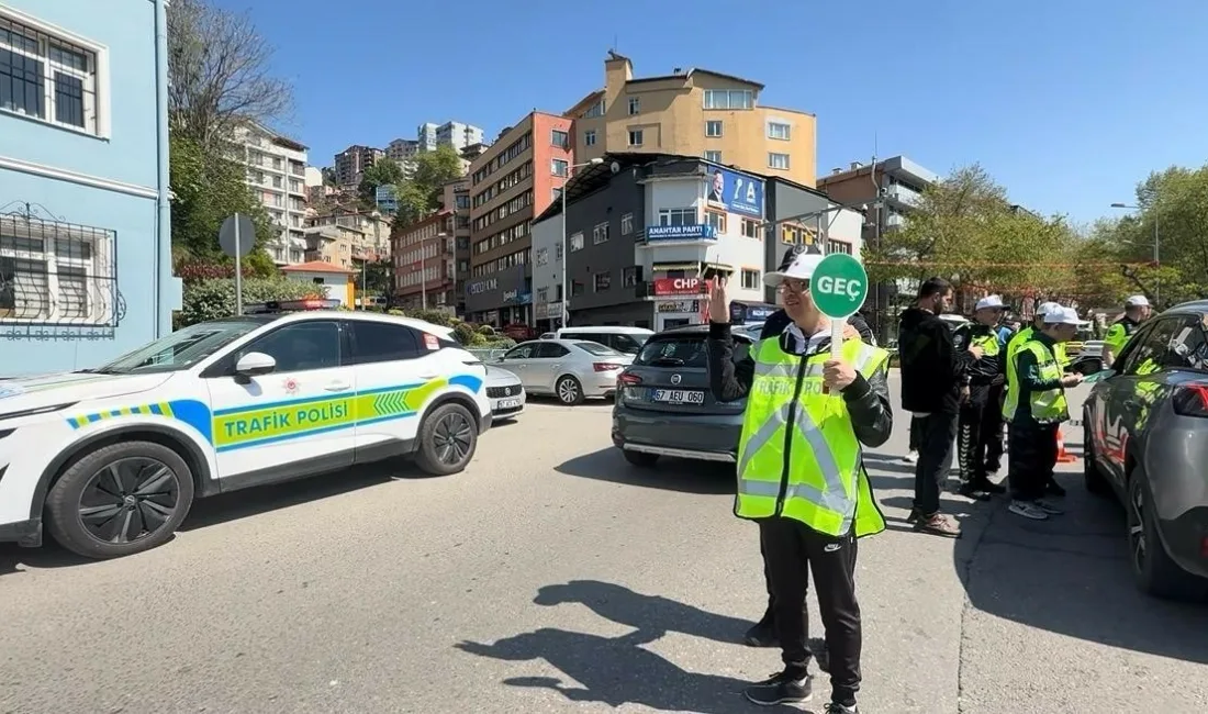 Zonguldak’ta 10-16 Mayıs Engelliler Haftası kapsamında özel bireylerden oluşan çocuklar,