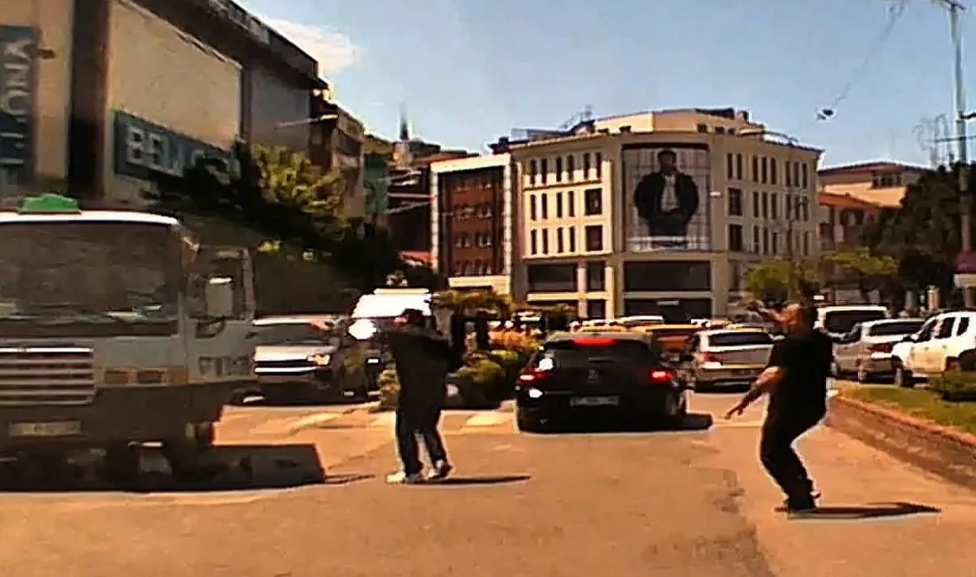 Zonguldak’ta yolun karşısına geçmeye çalışan 69 yaşındaki kadının minibüsün altında